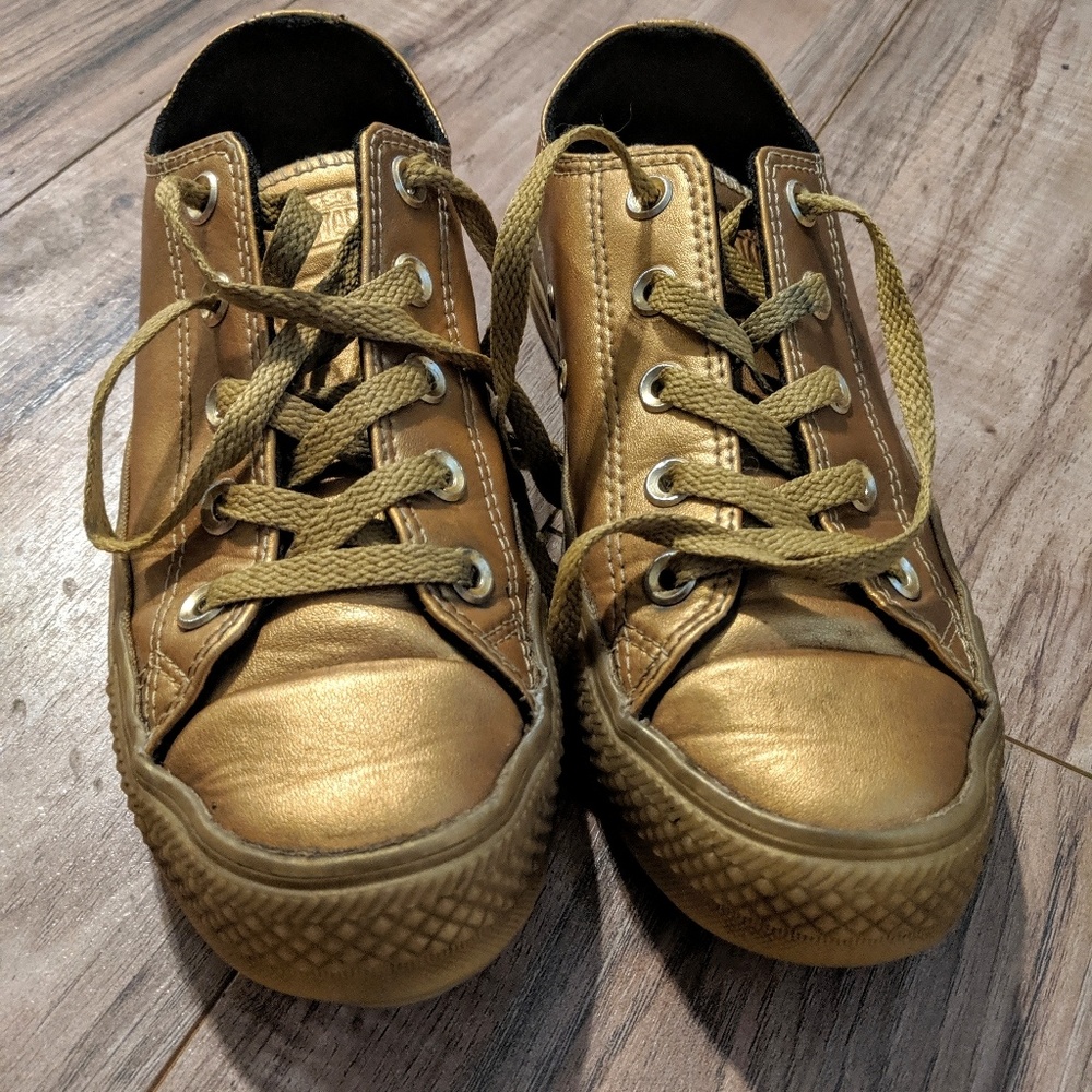 Converse gold sneakers. Size 4.